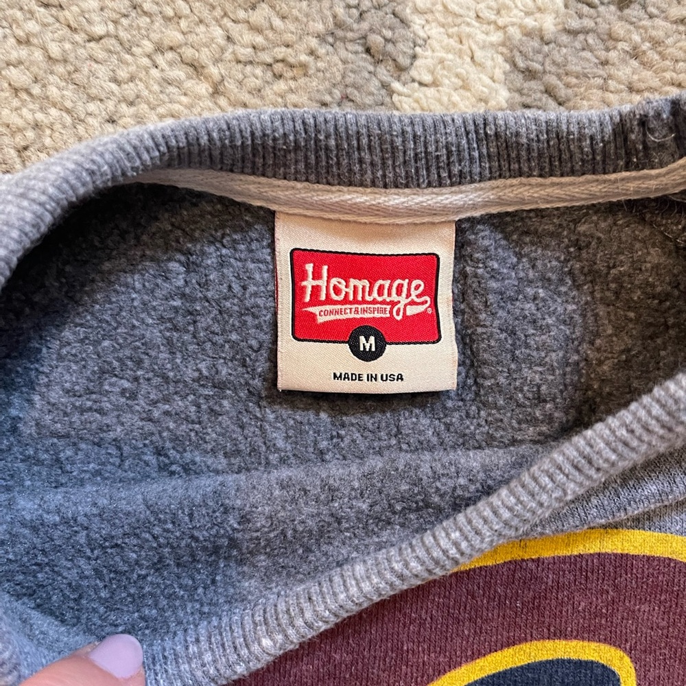 HOMAGE Cleveland Cavaliers Crewneck - Picture 2 of 2